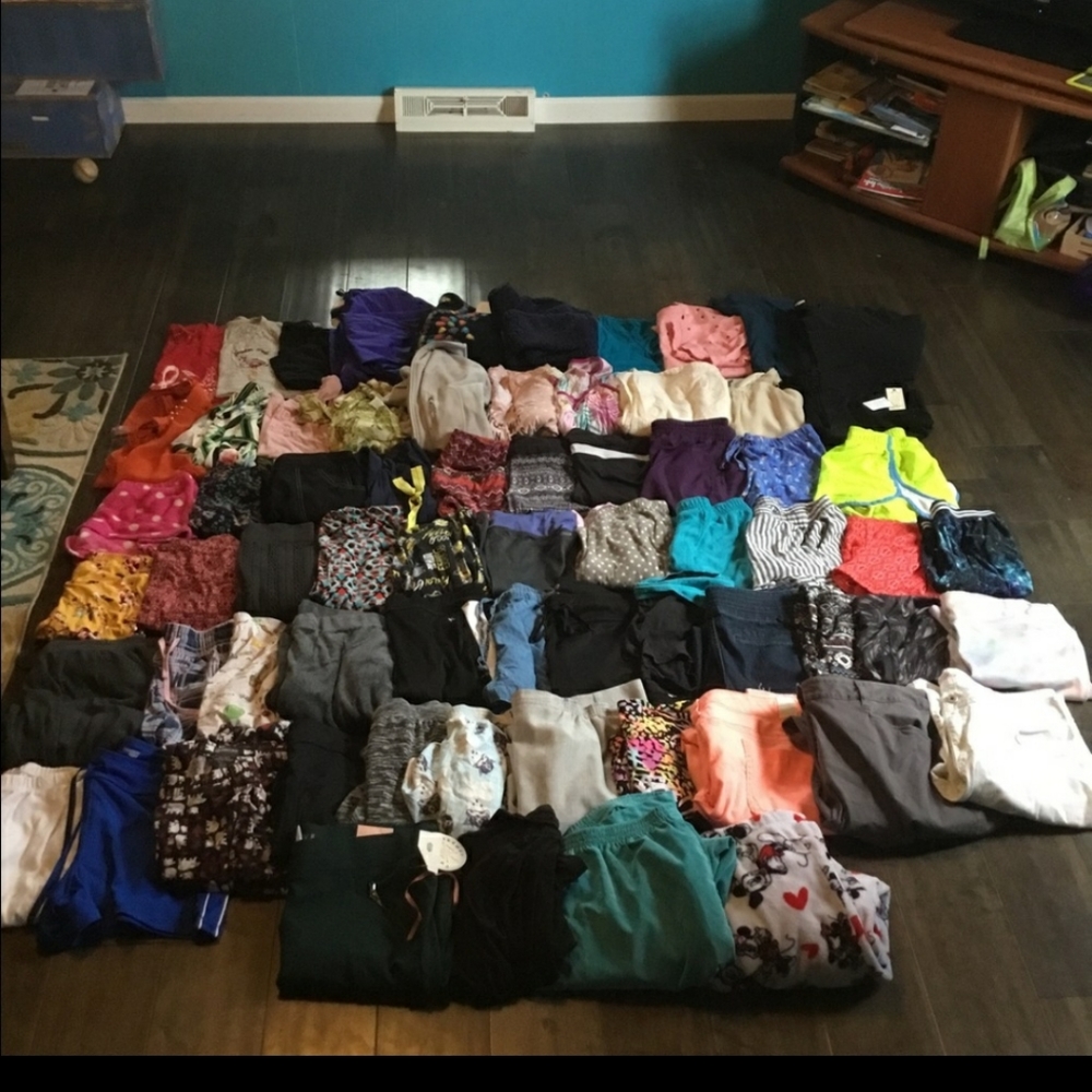 MEGA BUNDLE WOMENS RESELL LOT NAME BRAND DESIGNER - Picture 9 of 9